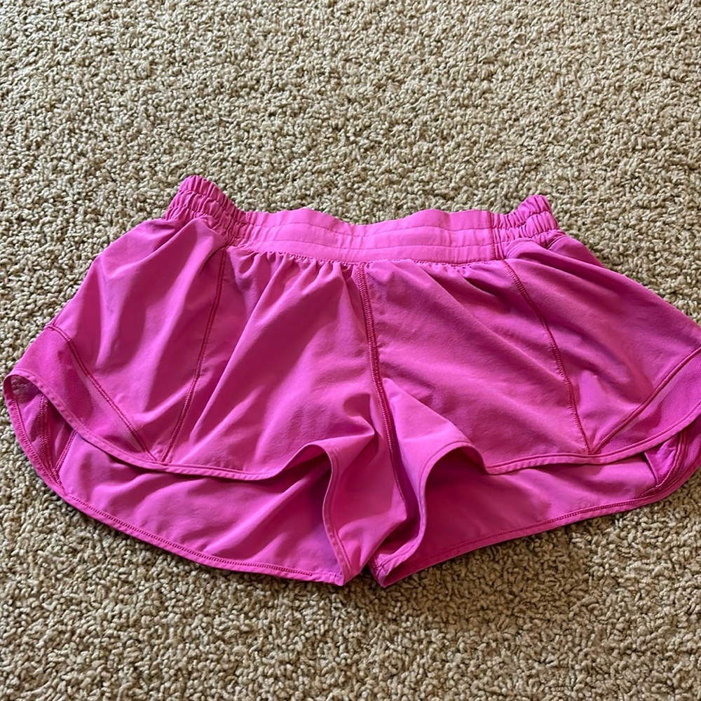 Lululemon hotty hot LR 2.5 shorts in sonic pink